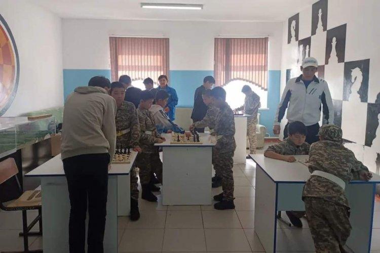 Тәуелсіздік күніне орай  2-11 сынып оқушылары арасында мектепішілік шахмат олимпиадасы ұйымдастырылды